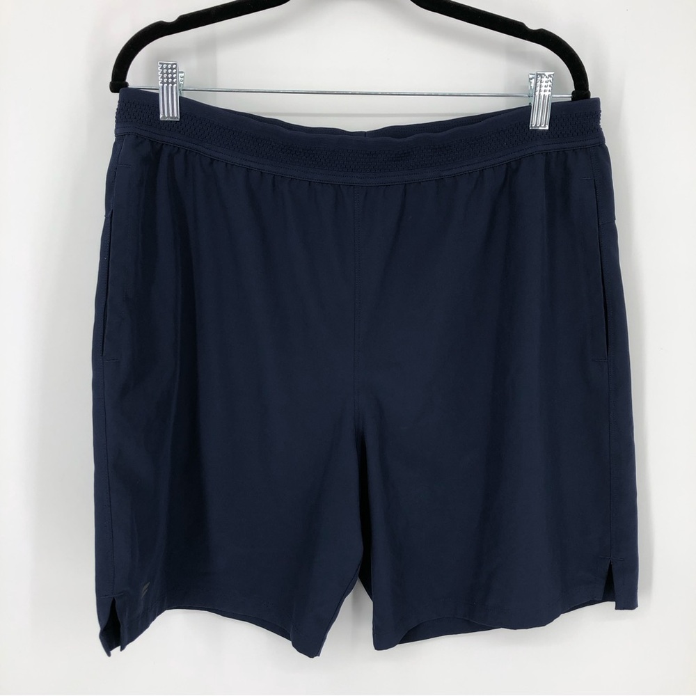 Fabletics Mens Shorts Size Large Navy Blue Pockets Pull On‎ Elastic Waist 7 Inch
